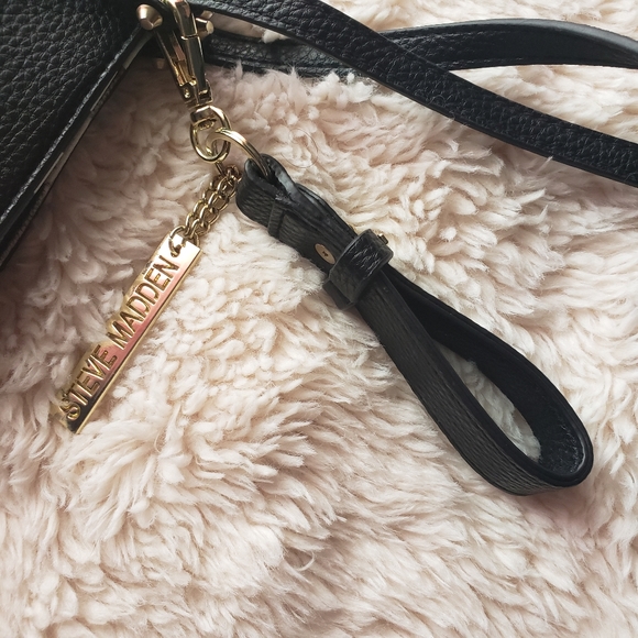 Steve Madden Large Shoulder Bag - Picture 3 of 6